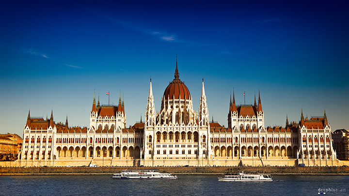 Präsidentenpalast Donau Budapest